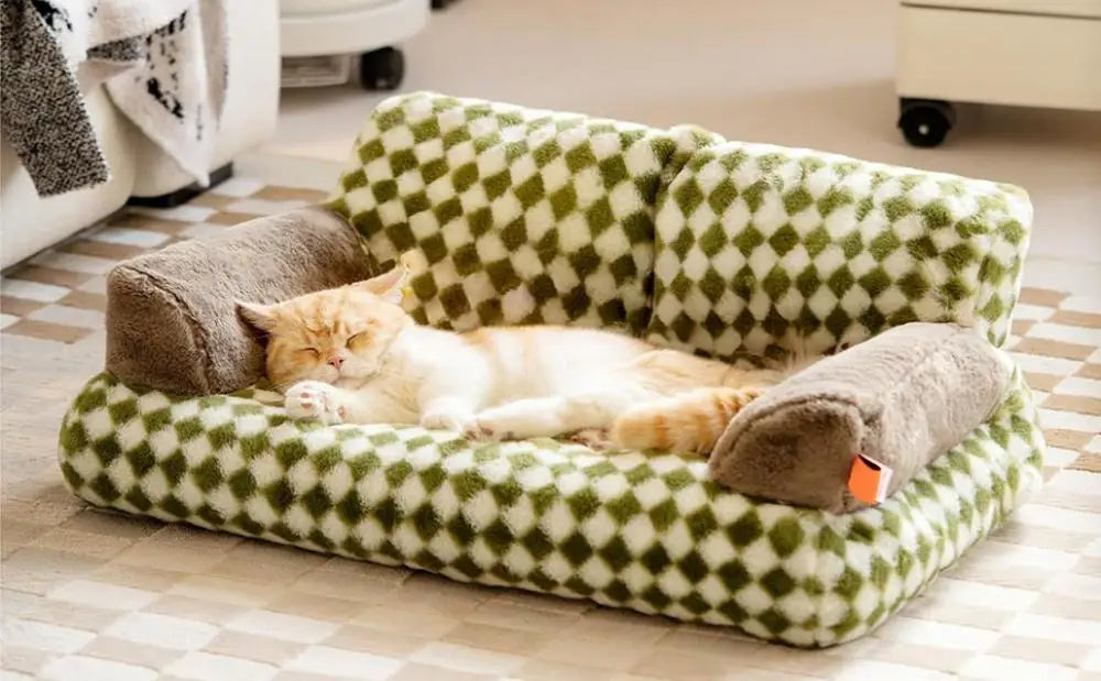 Mystery Paw Plush Pet Bed - Cozy Couch for Cats & Dogs