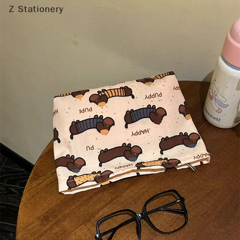 Adorable Dachshund Dog Coin Purse / Makeup Bag - Perfect for Pet Lovers!