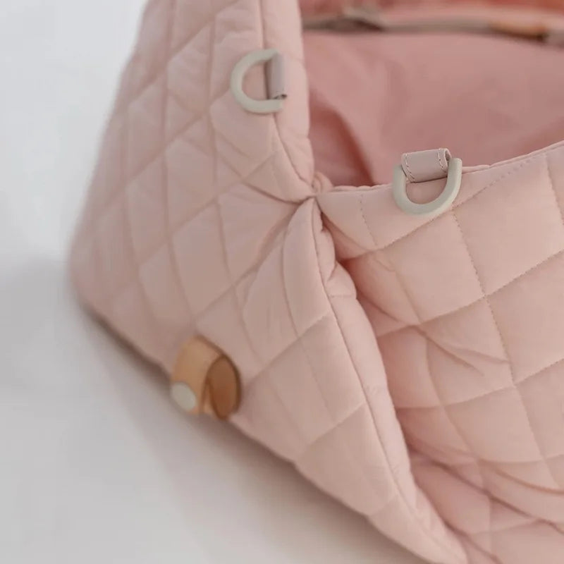 Luxury Fashion Pet Carrier Tote Bag for Stylish Adventures